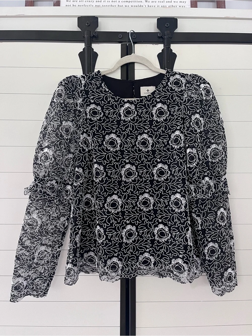 Tuckernuck Black and White Floral Lace Puff-Sleeve Blouse - Large